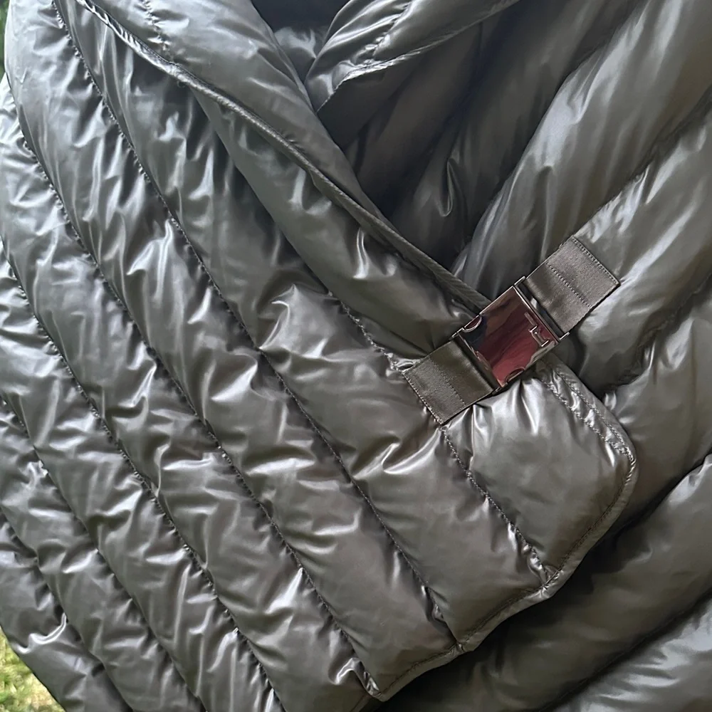 Ralph Lauren Quilted down puffer Jacket shawl in Gray with silver buckle M/L - Picture 6 of 7